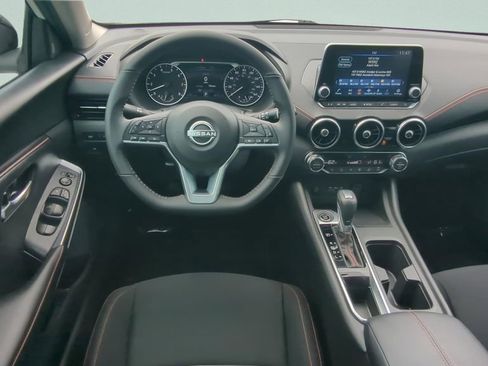 Certified 2024 Nissan Sentra SR FWD image 14