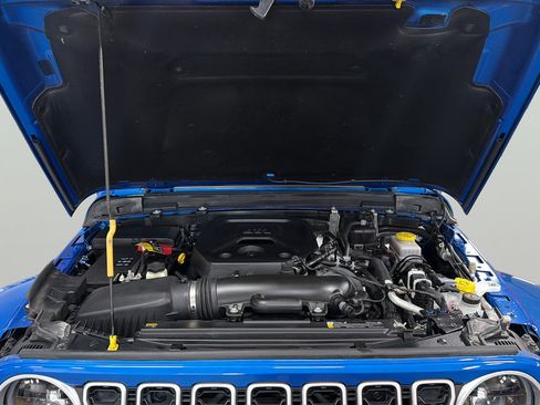 Used 2025 Jeep Wrangler Unlimited Sahara AWD/4WD image 26