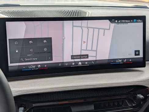 Used 2025 BMW 330i xDrive Sedan w/ Premium Package image 27