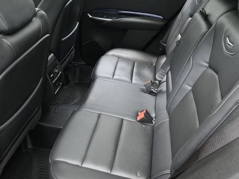 Used 2023 Cadillac XT4 Luxury w/ Cold Weather Package FWD image 20