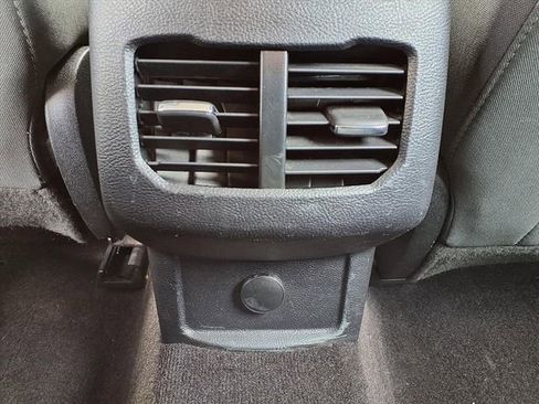 Used 2019 Ford Fusion SE image 18