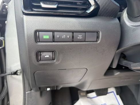Used 2022 Nissan Sentra SV w/ Trunk Package FWD image 18