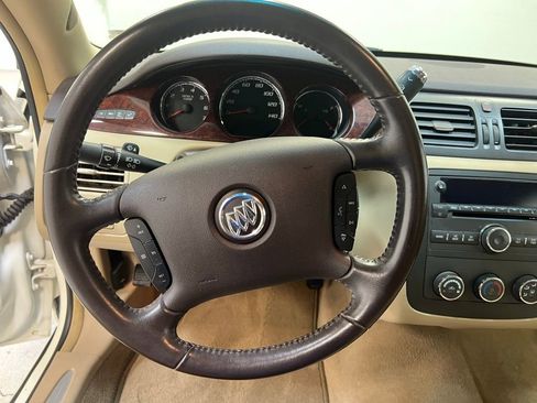 Used 2011 Buick Lucerne CX image 17