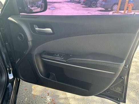 Used 2017 Dodge Charger SE RWD image 28