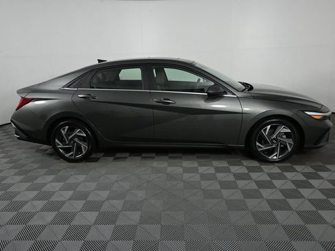 Used 2024 Hyundai Elantra SEL w/ Convenience Package FWD image 24