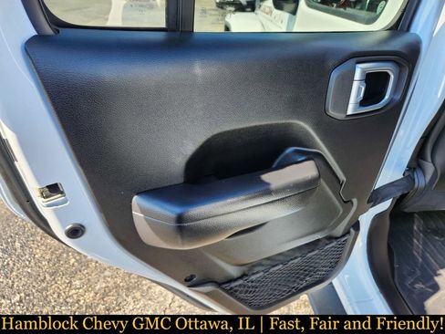 Used 2021 Jeep Wrangler Unlimited Rubicon image 40