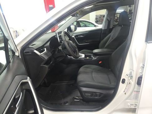 Used 2025 Toyota RAV4 XLE w/ Convenience Package image 10