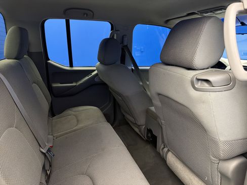 Used 2008 Nissan Frontier SE w/ SE Value Truck Pkg AWD/4WD image 21