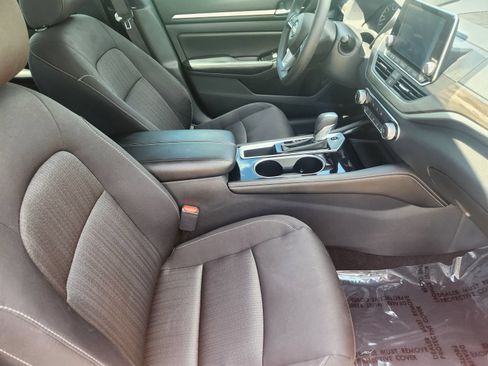 Used 2023 Nissan Altima 2.5 SV FWD image 17