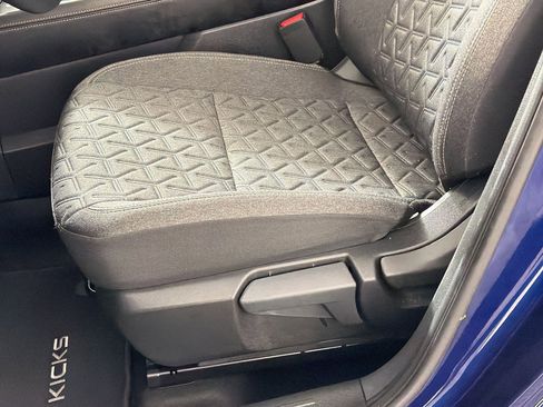 Used 2025 Nissan Kicks SV AWD/4WD image 14