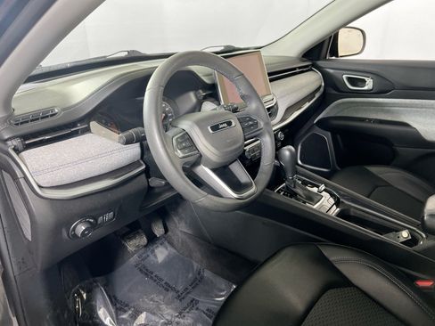 Used 2022 Jeep Compass Latitude AWD/4WD image 9