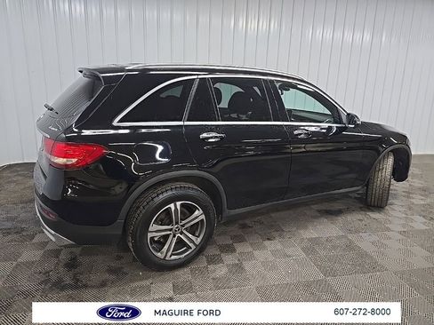 Used 2019 Mercedes-Benz GLC 300 4MATIC image 3