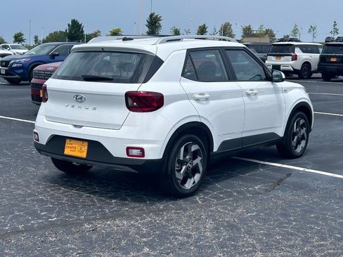 Used 2026 Hyundai Venue SEL FWD image 3