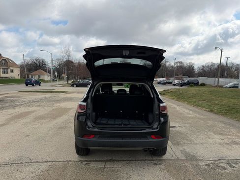 Used 2018 Jeep Compass Limited w/ Navigation Group image 8