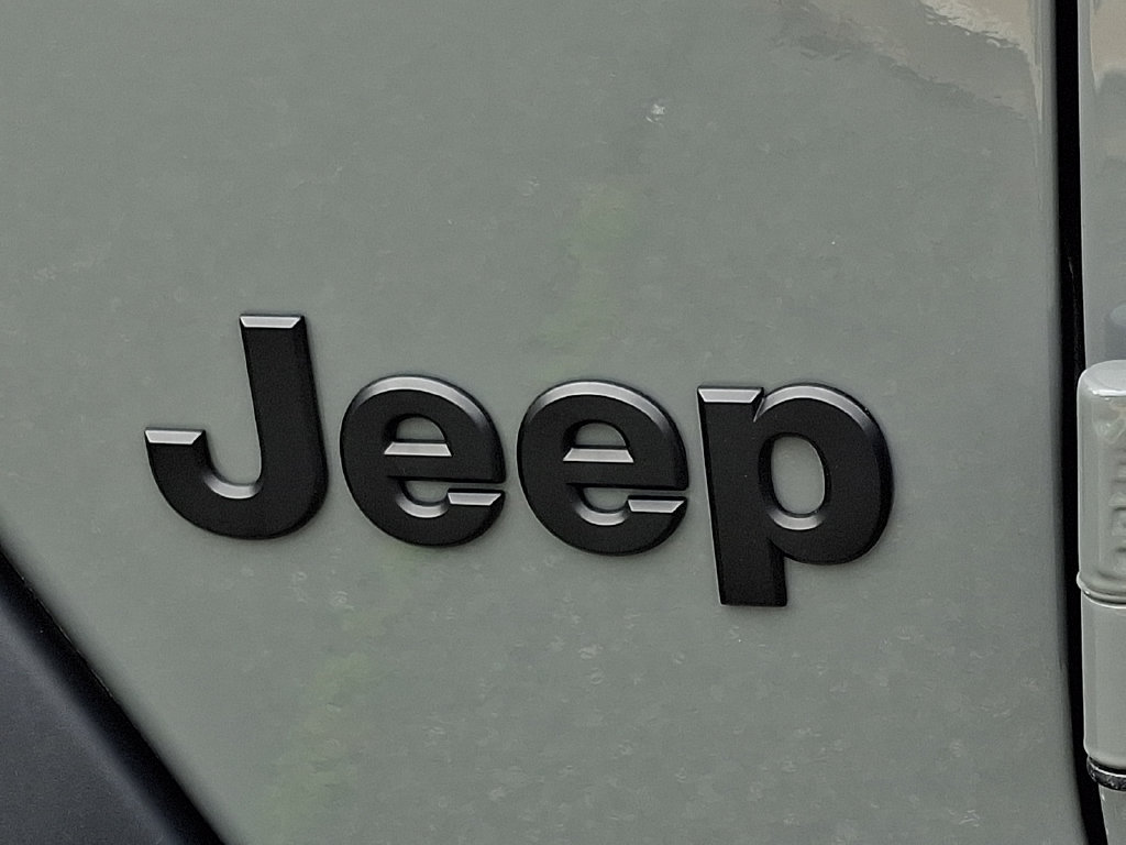 Used 2023 Jeep Wrangler Sport AWD/4WD image 29