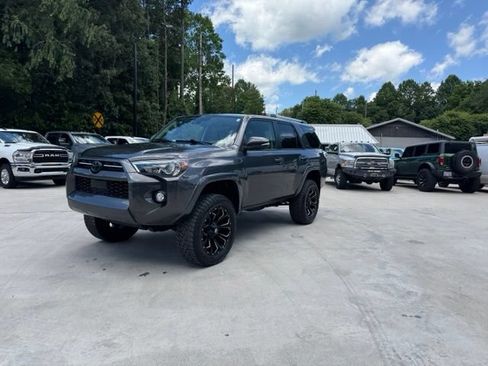 Used 2020 Toyota 4Runner SR5 Premium w/ Moonroof Package AWD/4WD image 10