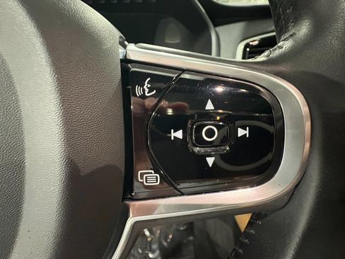 Used 2017 Volvo XC90 T6 Momentum w/ Vision Package AWD/4WD image 14
