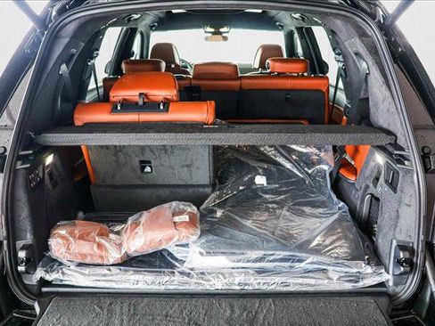 Used 2025 BMW X7 M60i w/ Executive Package image 24