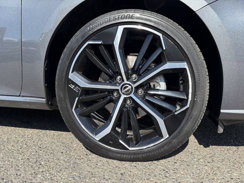 Used 2024 Nissan Altima 2.5 SR w/ SR Premium Package FWD image 9
