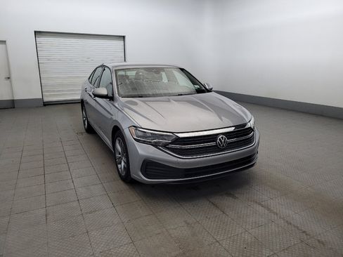 Used 2024 Volkswagen Jetta SE FWD image 14