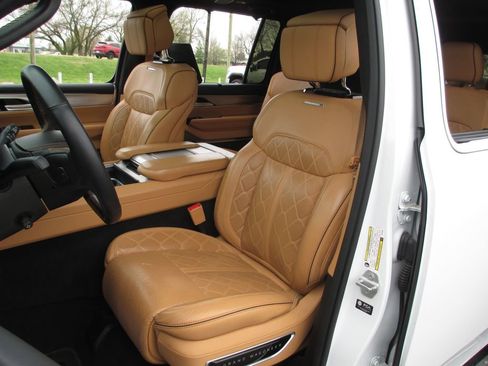 Used 2023 Jeep Grand Wagoneer L Series III w/ Rear Seat Video Group 1 image 22