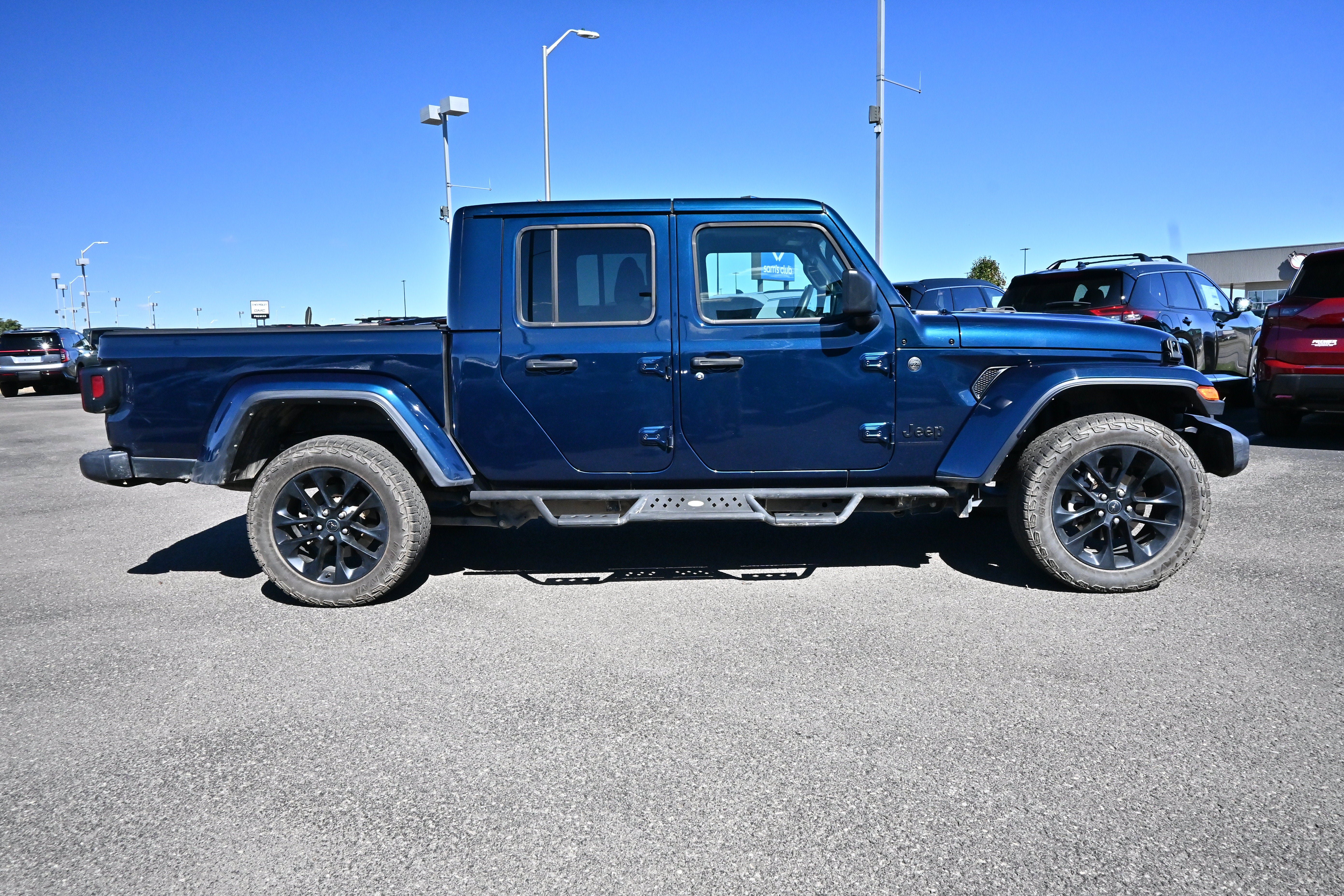 Used 2025 Jeep Gladiator Sport AWD/4WD image 5