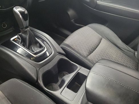Used 2017 Nissan Rogue S w/ S Appearance Package AWD/4WD image 26