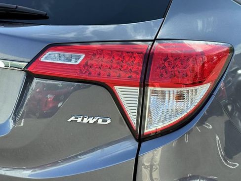 Used 2021 Honda HR-V EX image 9