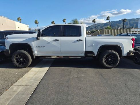 Used 2022 Chevrolet Silverado 2500 Custom w/ Custom Convenience Package AWD/4WD image 5