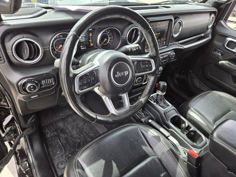 Used 2020 Jeep Gladiator Overland image 8