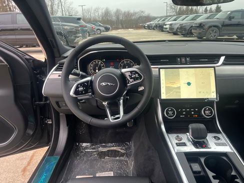 New 2024 Jaguar XF R-Dynamic SE AWD/4WD image 13