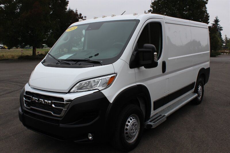 Used 2025 RAM ProMaster 2500 w/ U-Haul Equipment Group FWD image 2
