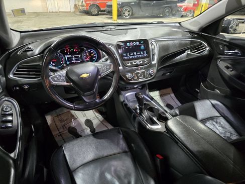 Used 2017 Chevrolet Malibu LT w/ Leather Package image 30