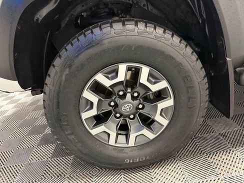 Used 2019 Toyota Tacoma TRD Off-Road image 35