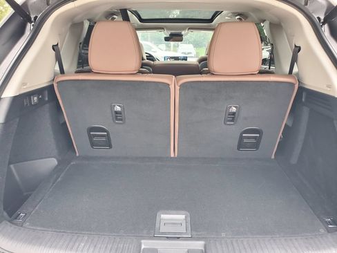 Used 2025 Acura MDX w/ Technology Package FWD image 8