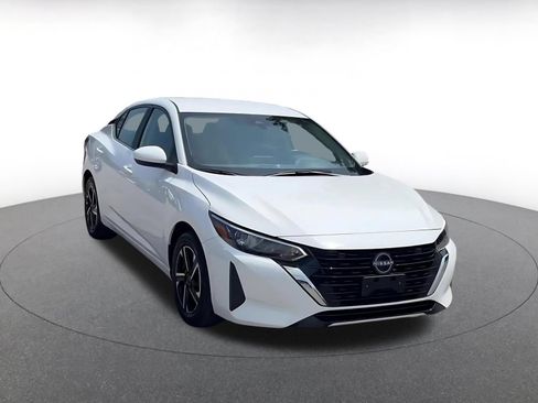 Used 2025 Nissan Sentra SV FWD image 3