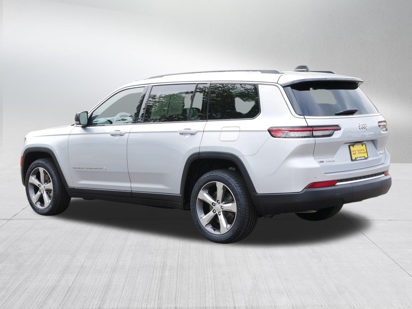 Used 2021 Jeep Grand Cherokee L Limited AWD/4WD image 5