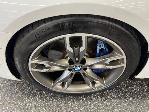 Used 2018 BMW M550i xDrive AWD/4WD image 39