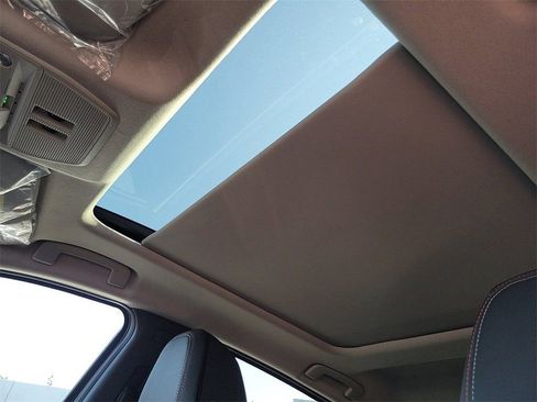 New 2026 Nissan Kicks SR w/ SR Premium Package image 11