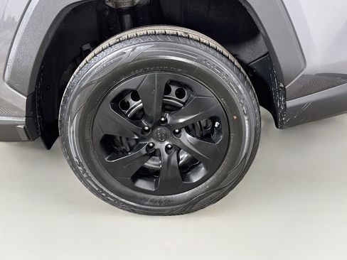 Used 2021 Toyota RAV4 LE w/ Carpet Mat Package (TMS) image 27