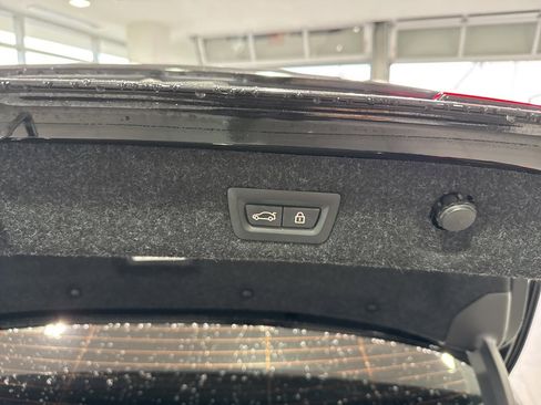 Used 2021 BMW M5 w/ Executive Package image 11