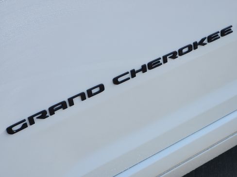 New 2026 Jeep Grand Cherokee Limited image 7