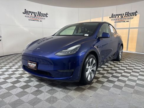 Used 2021 Tesla Model Y Long Range image 1