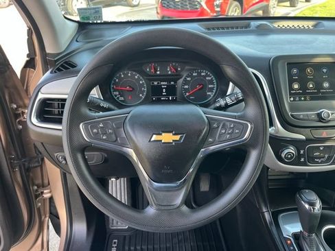 Used 2019 Chevrolet Equinox LS w/ LS Convenience Package FWD image 16