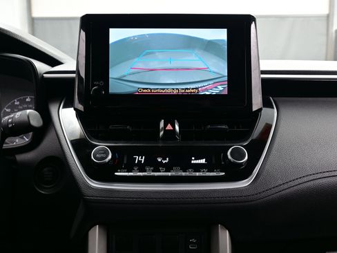 Used 2024 Toyota Corolla Cross LE image 17