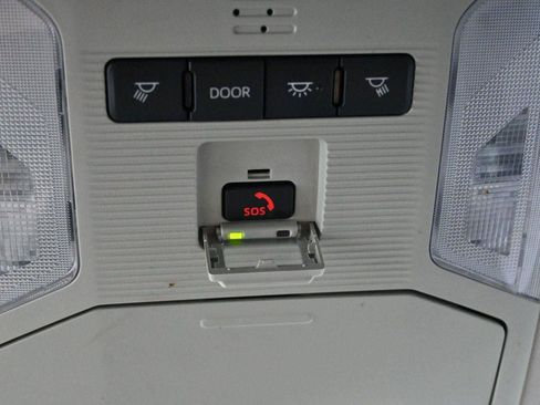 Used 2022 Toyota RAV4 XLE AWD/4WD image 27