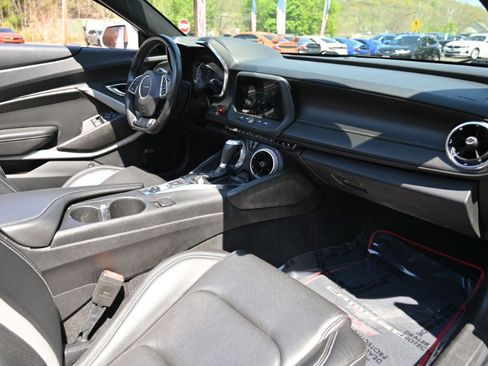 Used 2021 Chevrolet Camaro LT w/ RS Package RWD image 19