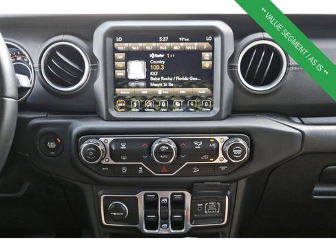Used 2018 Jeep Wrangler Unlimited Sahara AWD/4WD image 25