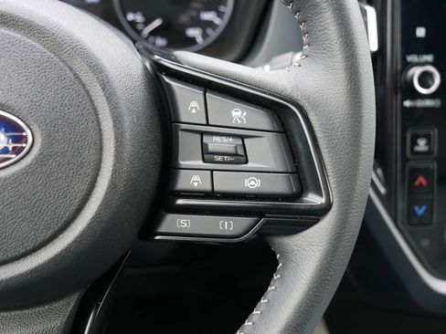 Used 2025 Subaru Forester Premium AWD/4WD image 30