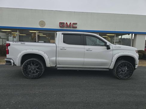 Used 2021 Chevrolet Silverado 1500 High Country w/ Technology Package image 2